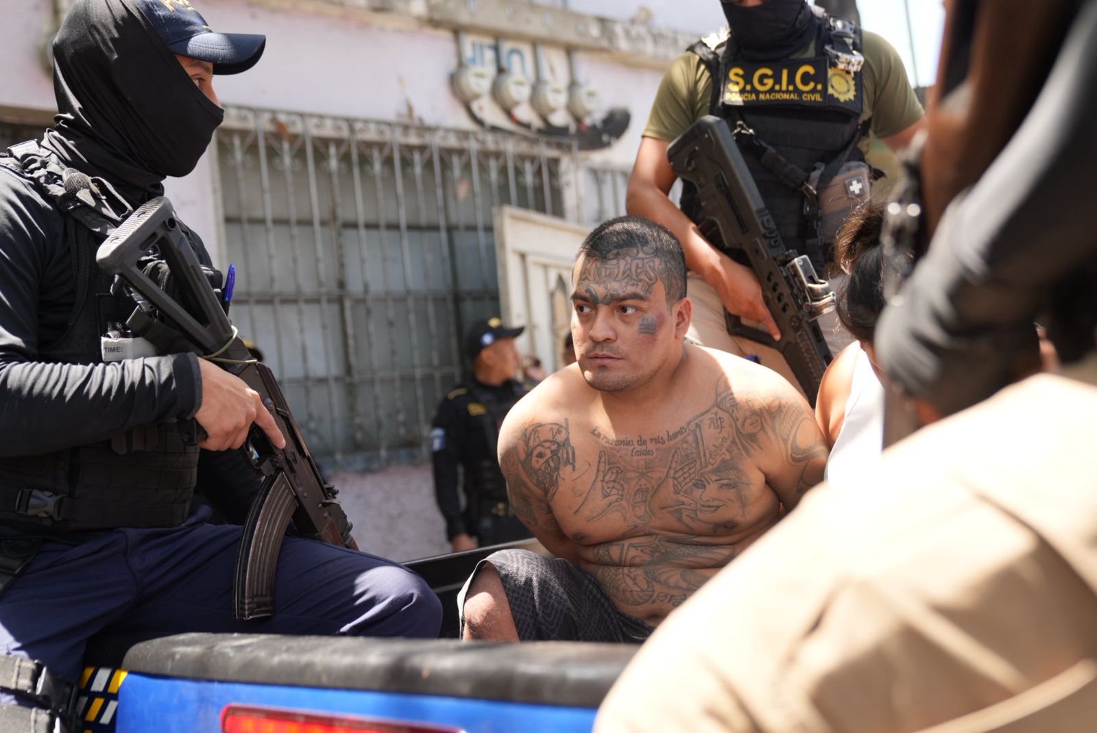 Capturan en Guatemala a “Polvorín”, pandillero del Barrio 18 y uno de los 100 más buscados de El Salvador