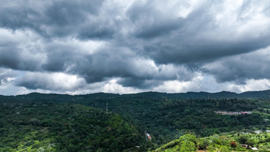 Onda tropical generaría lluvias y tormentas dispersas para la tarde de este jueves