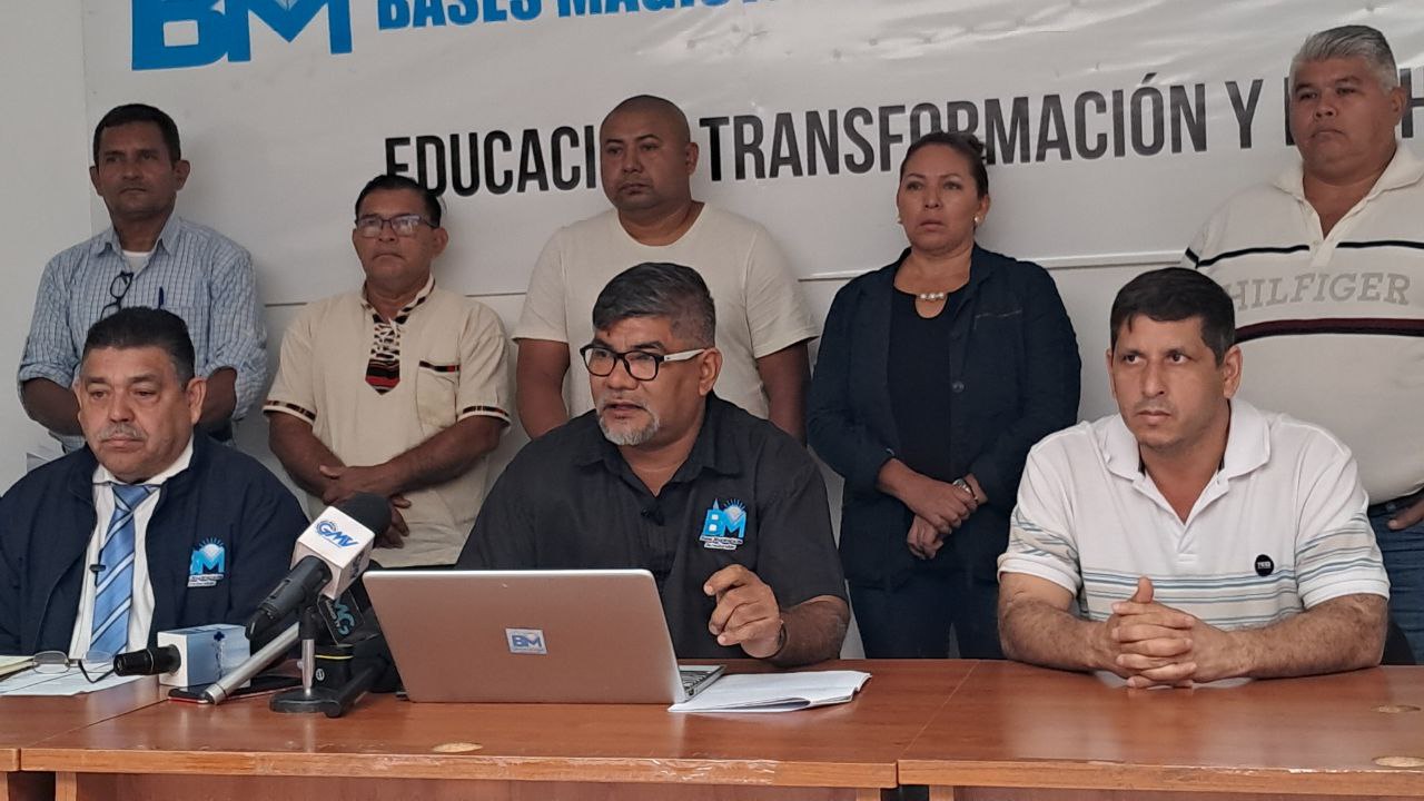 Bases Magisteriales denuncia despidos de docentes en julio
