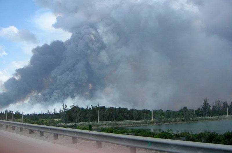 Incendio en los Everglades de Florida crece un 115 % en menos de un día