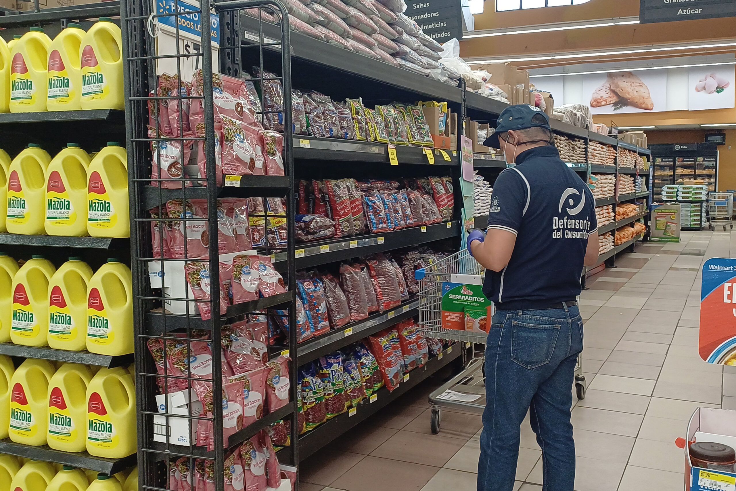 Defensoría establece procedimientos sancionatorios contra 16 establecimientos por vender productos vencidos en vacaciones