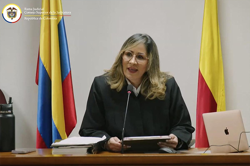 Jueza critica filtración de la sentencia contra Uribe y el expresidente reacciona airado