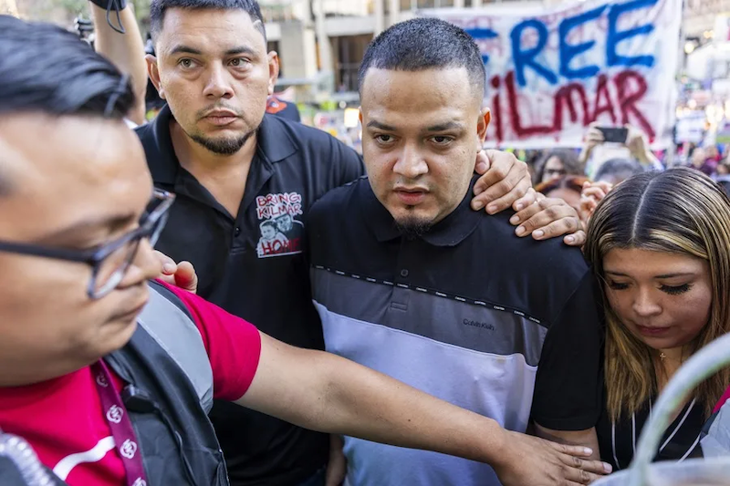 Congresistas y organizaciones tachan de «venganza» y «distracción» arresto de Abrego