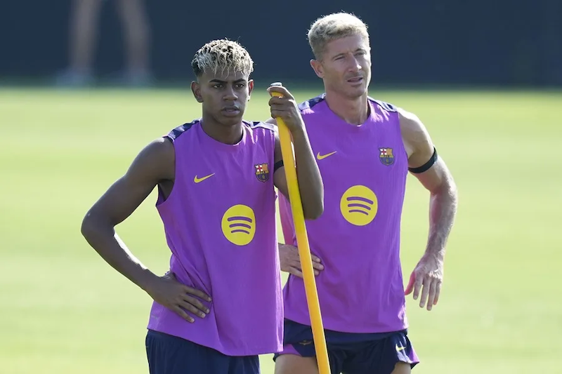 El Barça de Hansi Flick visita al Levante en busca de su segunda victoria