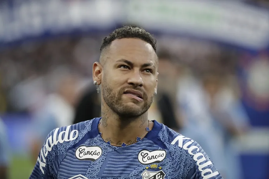 Una nueva lesión muscular pone en duda a Neymar para juegos de Brasil
