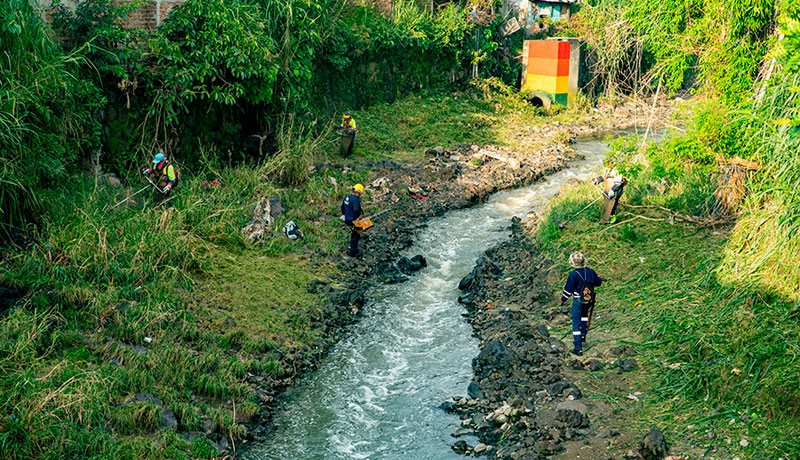 Activan plan de emergencia en San Salvador Centro por paso de onda tropical