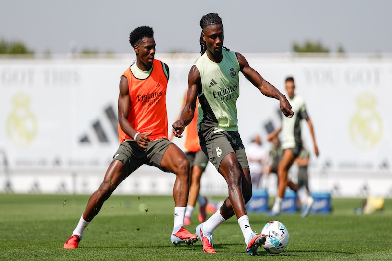 Xabi Alonso lidera exigente sesión de entrenamiento del Real Madrid
