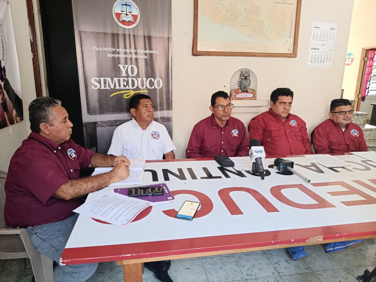 Simeduco denuncia presiones para «renuncias voluntarias» de 12 docentes