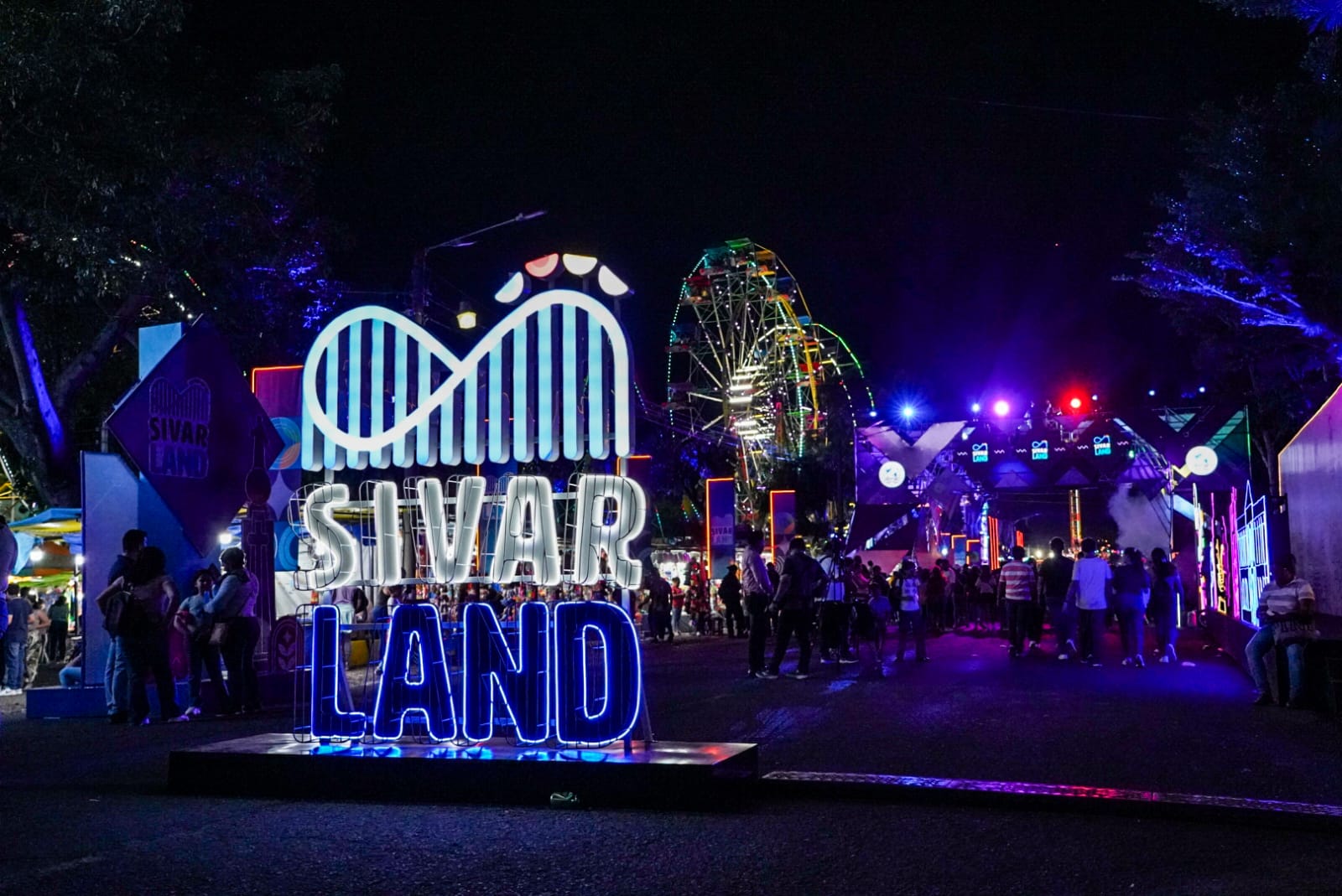 Así fue la primera noche de Sivarland, el campo de la feria agostina