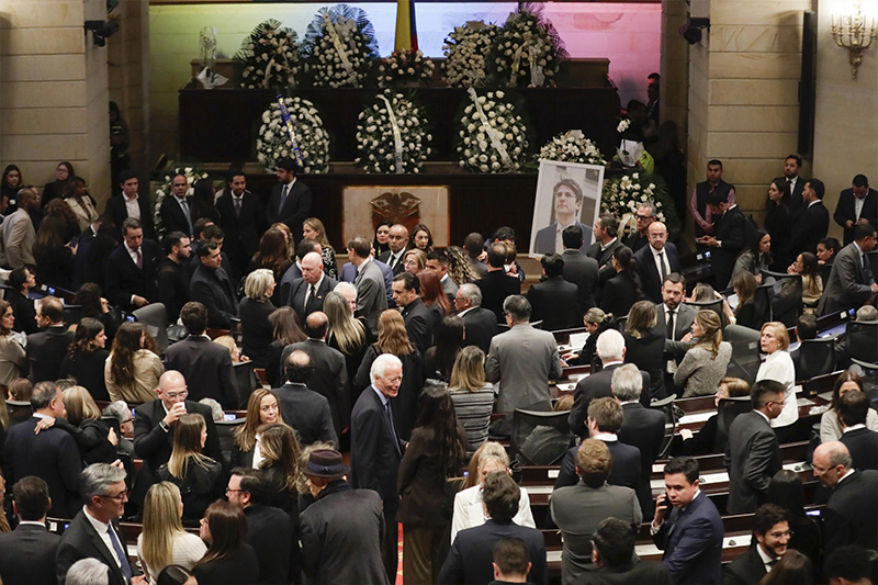 El expresidente Uribe acusa a Petro de instigar el asesinato del senador Uribe Turbay