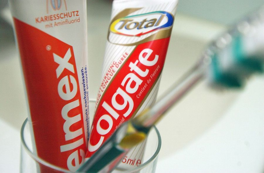 El Salvador emite alerta sanitaria por «efectos no deseados» de pasta Colgate Total Clean Mint