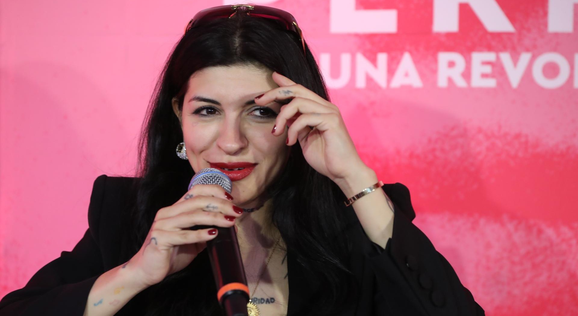 Cazzu revela que no hay un «acuerdo justo» con Christian Nodal para la manutención de su hija