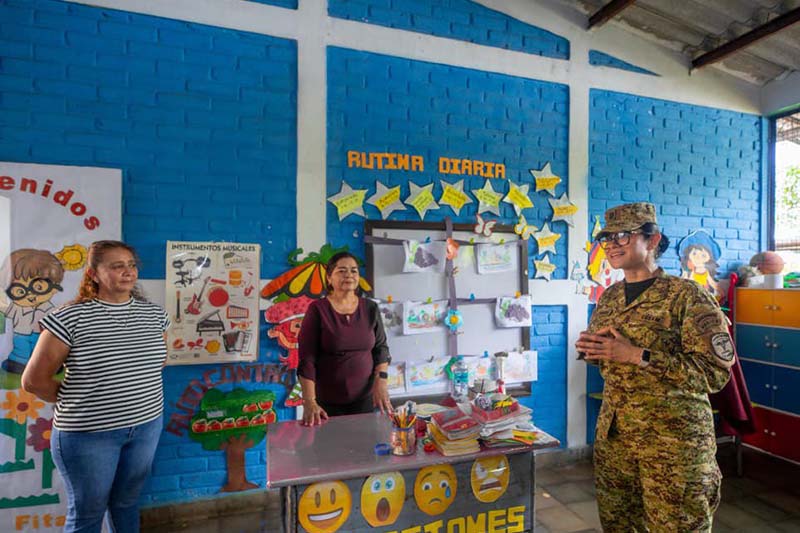 Sindicato de maestros y asociación de colegios privados dicen estar a la expectativa de nueva ministra de Educación