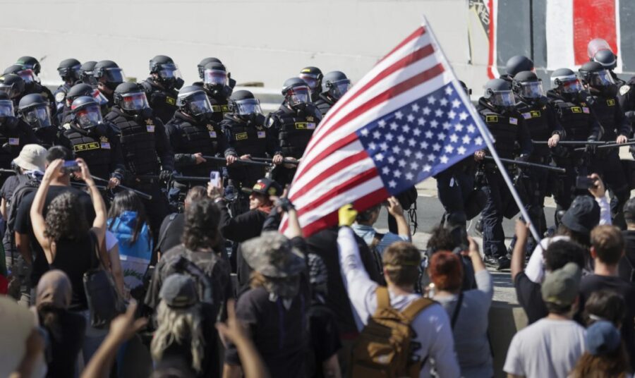 Trump asegura que los demócratas pagan a manifestantes para protestar contra su despliegue en Washington D.C.
