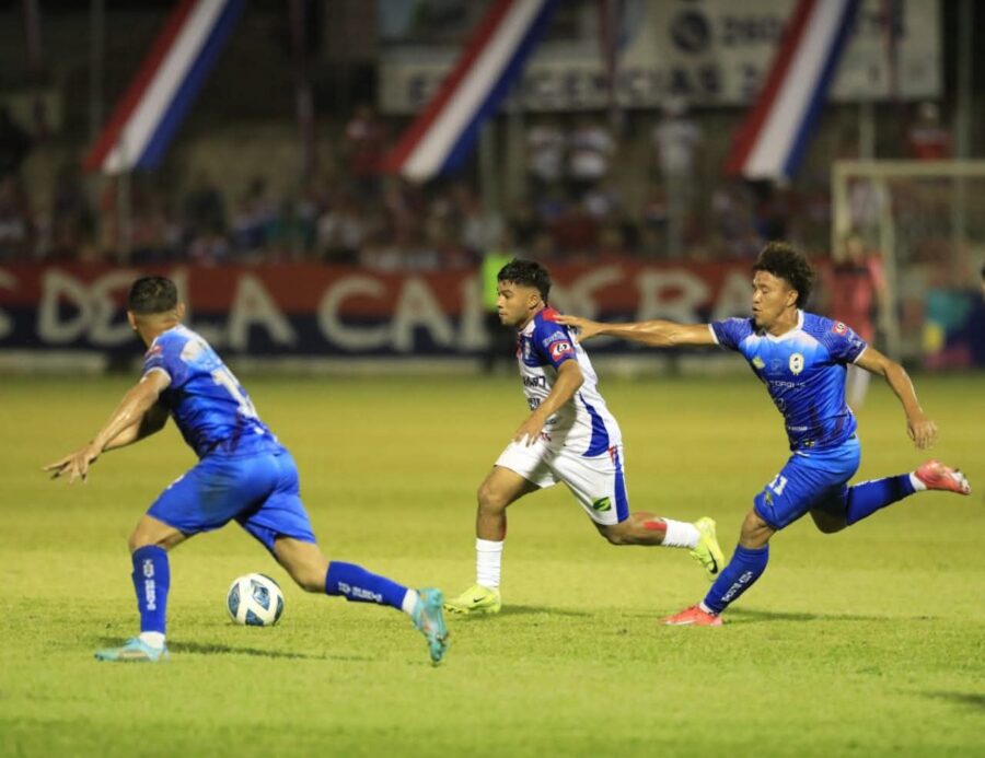 Firpo vence 3-0 a Fuerte San Francisco y se consolida en los primeros lugares del Apertura 2025