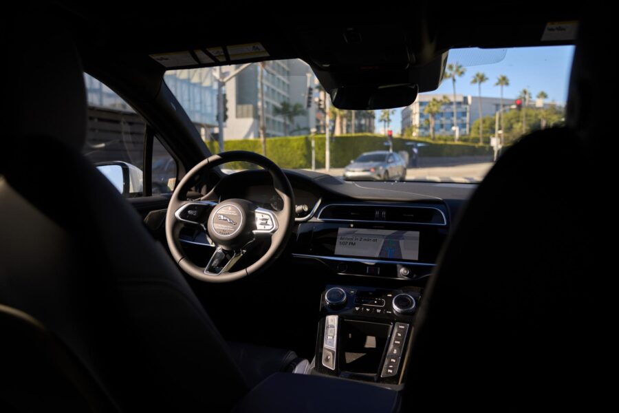 Nueva York otorga permisos a Waymo para probar robotaxis