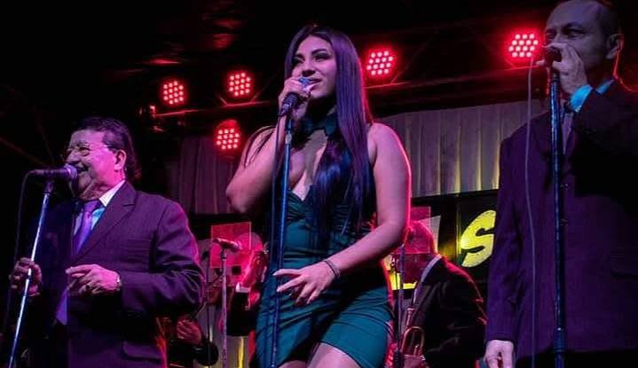 Cantante salvadoreña Elsy González denuncia maltratos en la Orquesta San Vicente