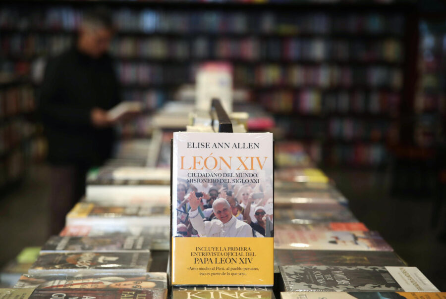 León XIV descarta, «por el momento», la posibilidad de permitir que se ordenen diaconisas