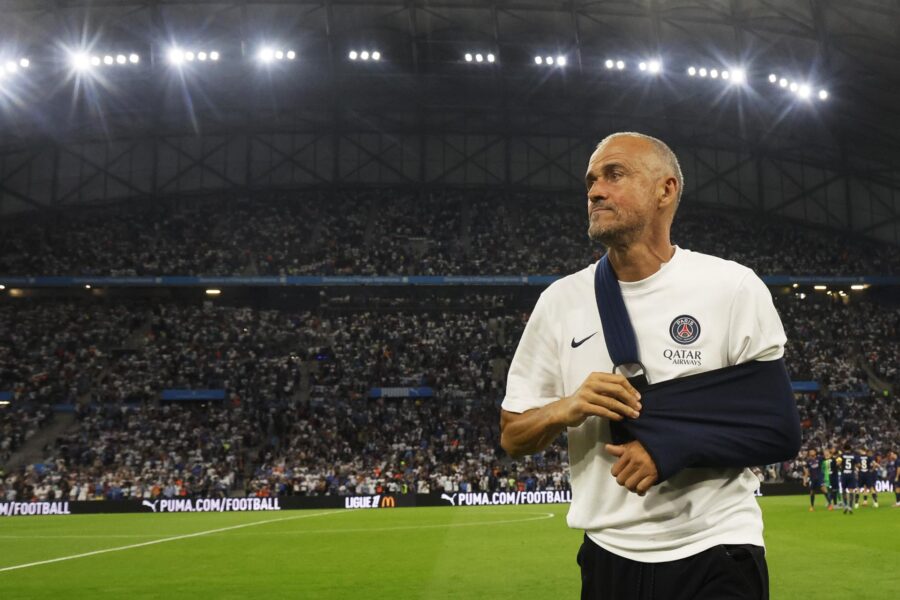 Luis Enrique recibe el Trofeo Johan Cruyff al mejor entrenador