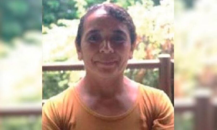 Envían a juicio a hombre, en calidad de «ausente», por el feminicidio de líder comunitaria en Sonsonate