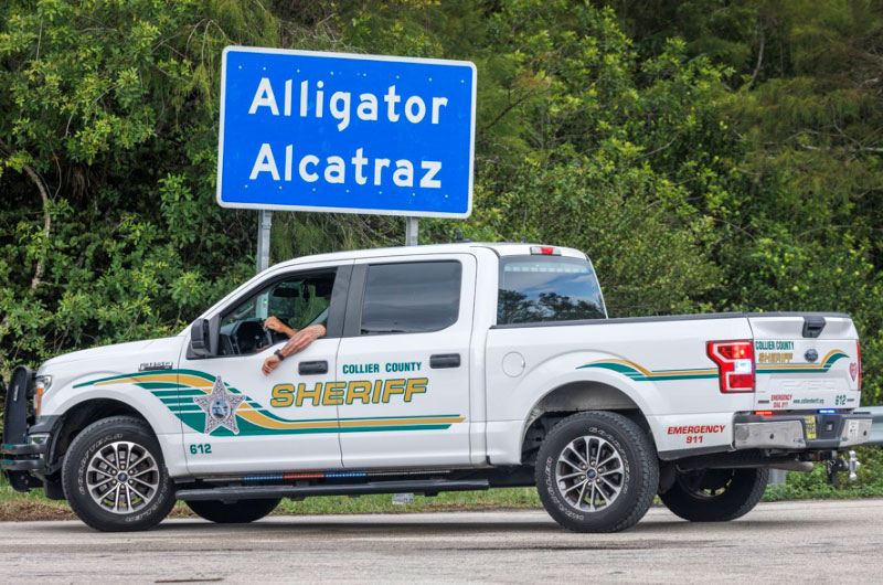 DeSantis plantea otro centro de detención migratoria tras fallo contra Alligator Alcatraz