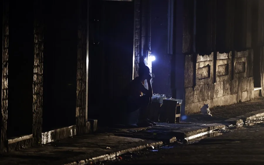 Gobierno cubano admite debilidad del sistema eléctrico tras apagón de 36 horas