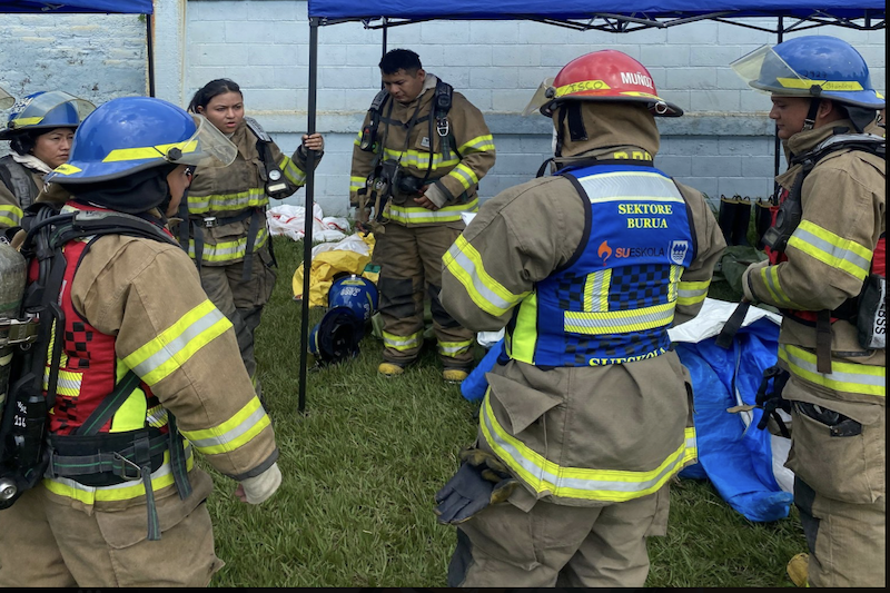 Bomberos de El Salvador reciben formación especializada en riesgos químicos con apoyo del País Vasco