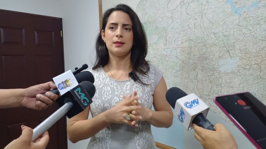 Claudia Ortiz pide expedientes de candidatos a PDDH y señala uso de cumbre para buscar reelección