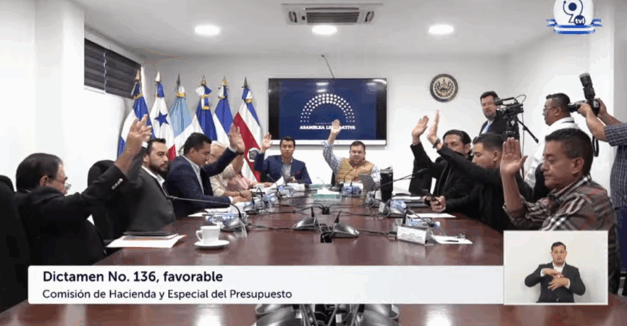 Aprueban exonerar de impuestos a la importación de un vehículo por la fundación Edytra