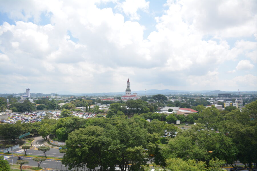 Vientos nortes y lluvias en costa oriental marcarán el clima este jueves