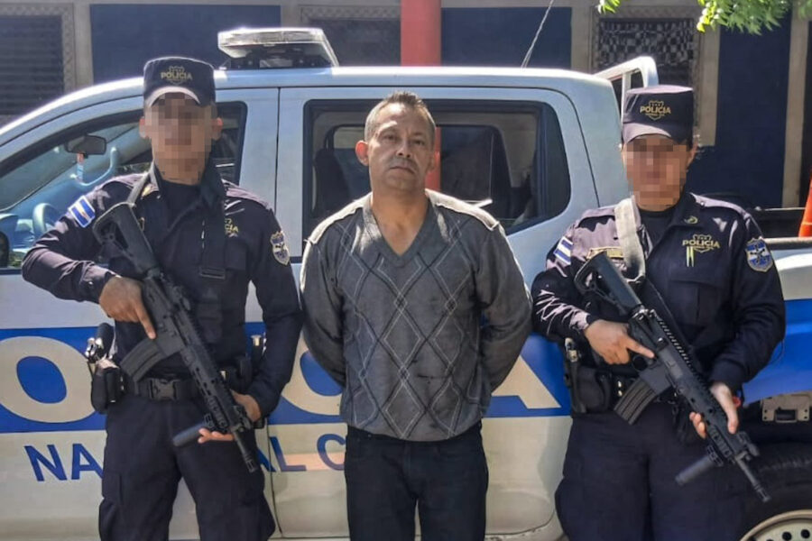 Capturan a hombre que robó a punta de pistola en una farmacia de San Miguel