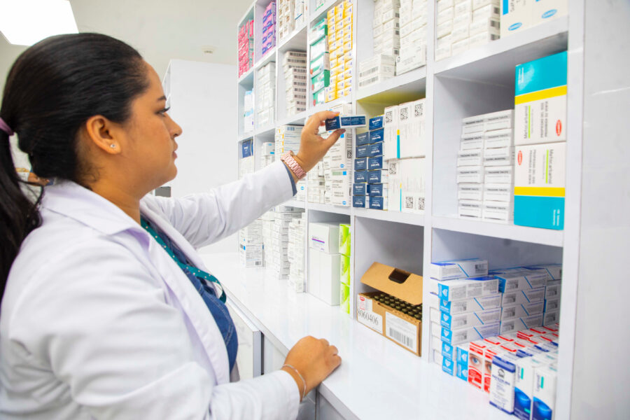 Esta farmacia del ISSS se mantendrá abierta el 15 de septiembre