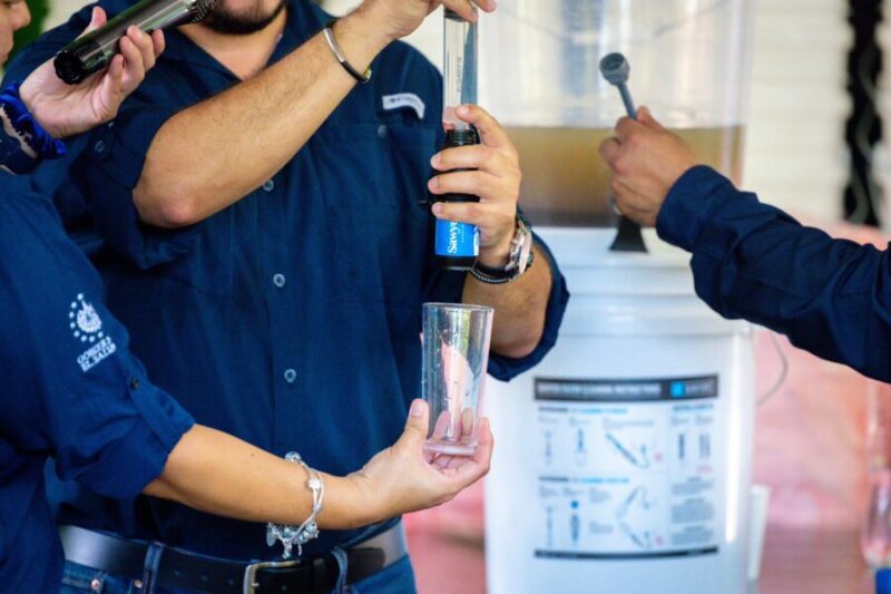 Autoridad del Agua ha entregado más de 6,500 filtros de agua para más de 18,000 salvadoreños