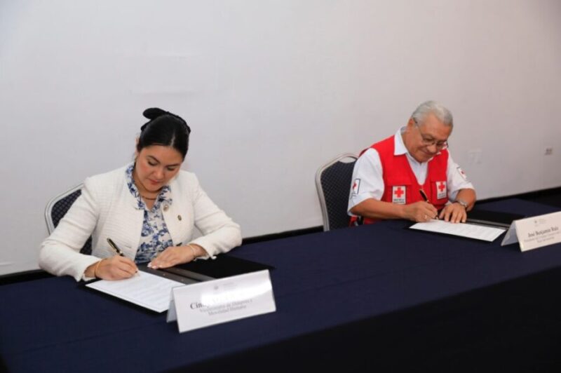 Cancillería y la Cruz Roja firman acuerdo para prestar atención a migrantes y deportados