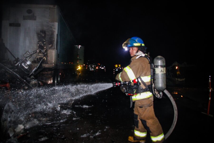 Un cabezal se incendia en carretera Los Chorros