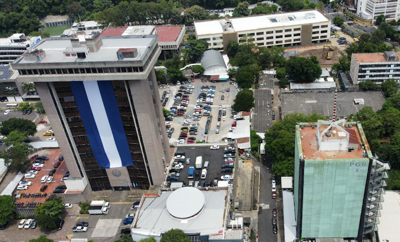 Oenegés de El Salvador piden exención del impuesto a agentes extranjeros y esperan resolución del RAEX