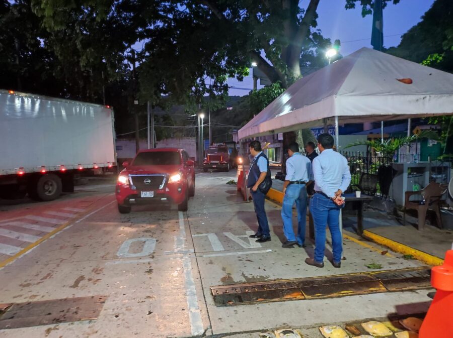 Guatemala anuncia que a partir del martes 16 no será necesario bajar del vehículo al cruzar la frontera