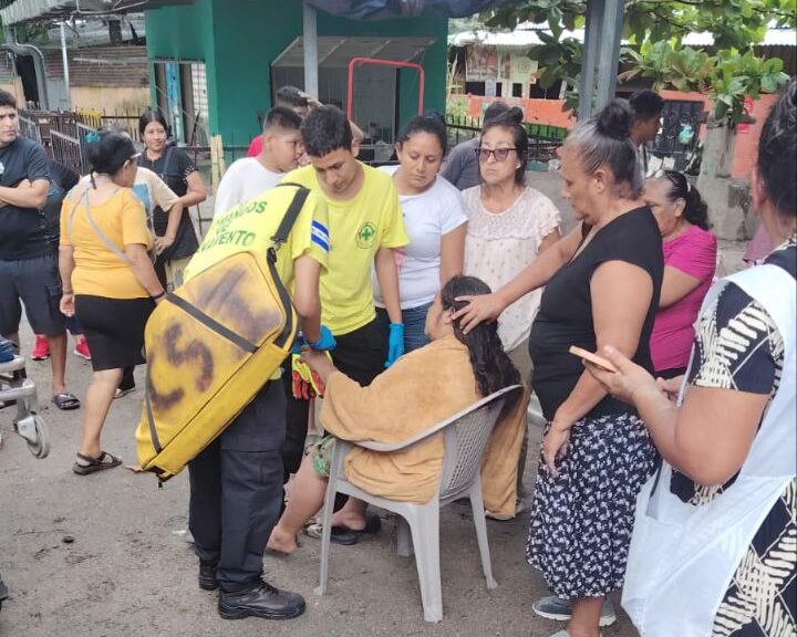 Mujer sufre múltiples lesiones tras ser arrastrada por corriente en Ilopango