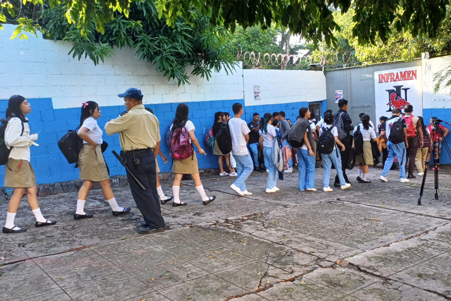 Escuelas públicas aplican deméritos, pero sin un formato unificado