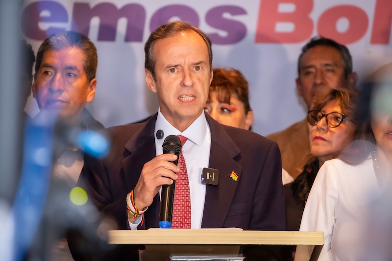 El expresidente Quiroga lidera primera encuesta rumbo a la segunda vuelta en Bolivia