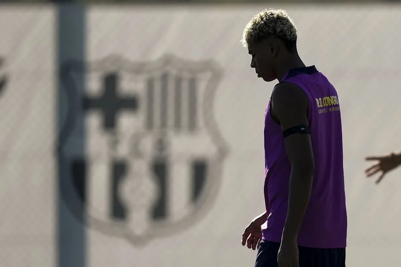 Lamine Yamal casi descartado para jugar Champions contra Newcastle