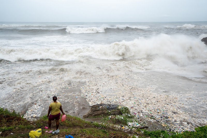 Medio Ambiente alerta de oleaje alto y corrientes de retorno en la costa salvadoreña hasta el 16 de septiembre
