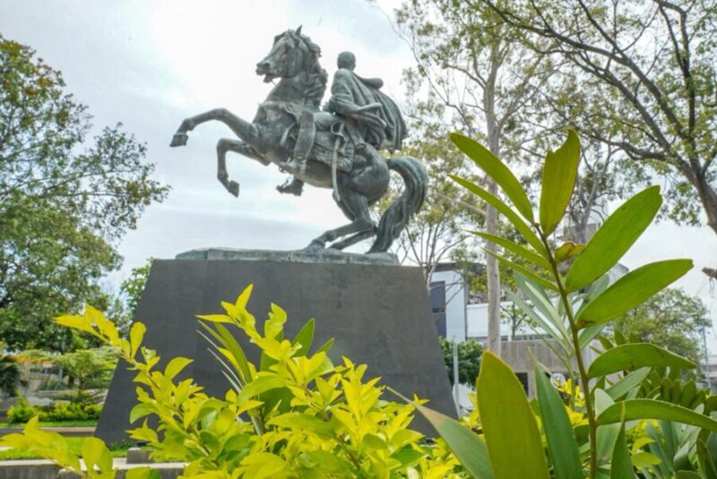 Inauguración de Parque Simón Bolívar entre lanzamientos en el Centro Histórico para los próximos dos meses