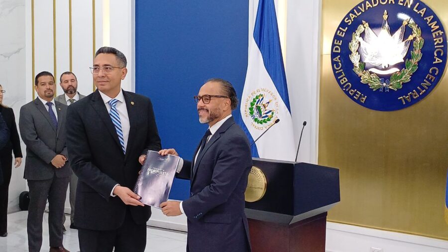 Gobierno presenta proyecto de presupuesto por $10,555.6 millones para 2026