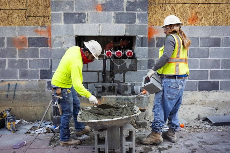 Trabajadores hispanos siguen siendo el grupo con menores ingresos en EE.UU.