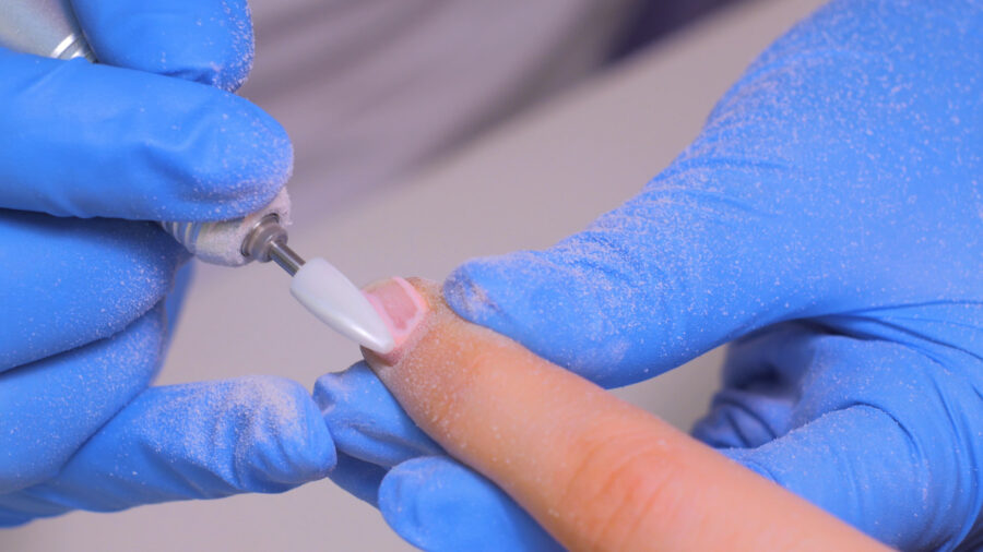 Unión Europea prohíbe el uso de una sustancia muy utilizada en esmaltes de uñas por ser tóxica