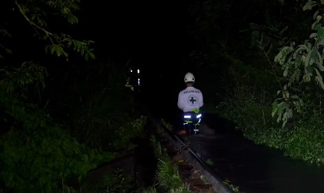 Rescatan a seis turistas atrapados en la poza de Santa Ana