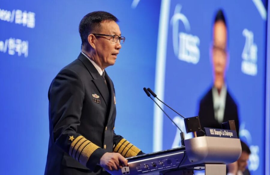 El ministro chino de Defensa pide «eliminar interferencias» para mejorar lazos con EE.UU.