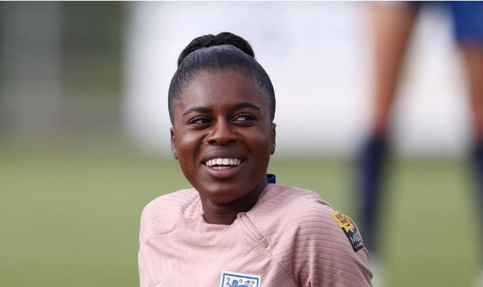 Una futbolista del Tottenham denuncia insultos racistas en redes sociales