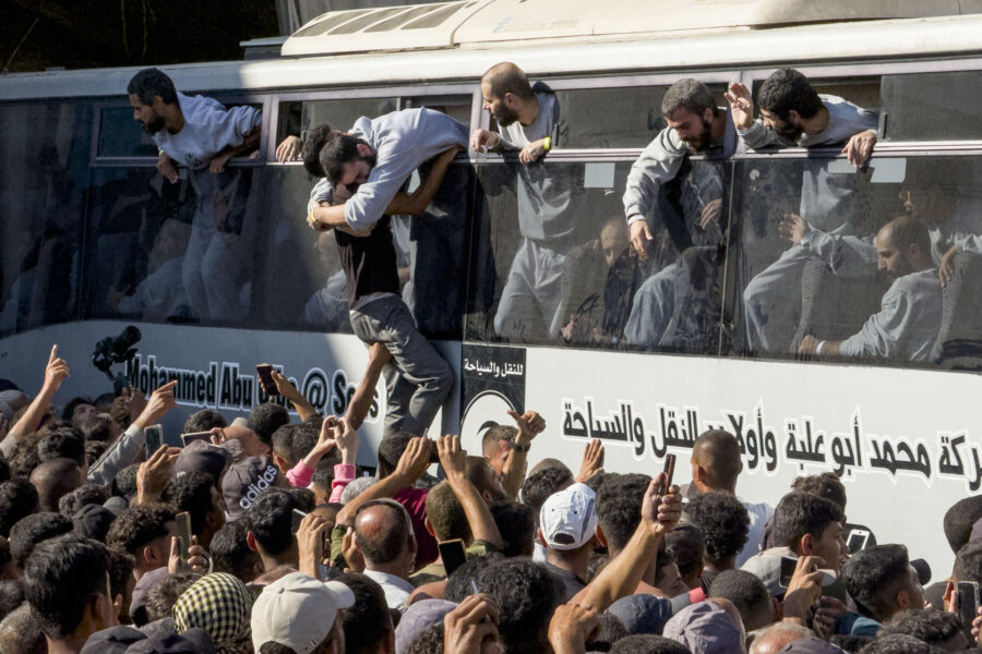Prisioneros palestinos liberados denuncian torturas y abusos